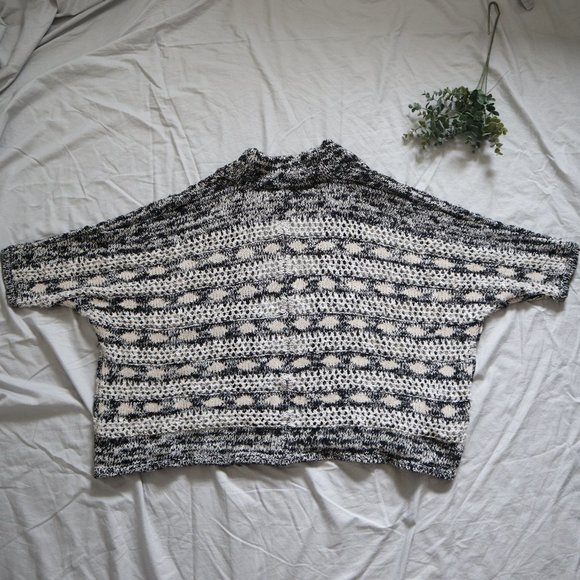 F21 Oversized Cardigan Sweater Black & White Small - Picture 5 of 10